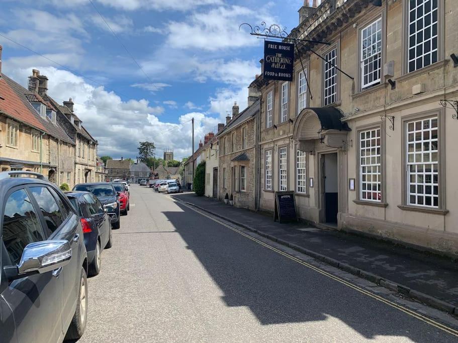 Cosy Cotswolds Retreat Near Bath & Castle Combe Daire Chippenham  Dış mekan fotoğraf