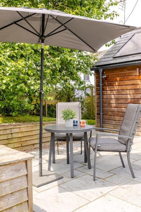 Cosy Cotswolds Retreat Near Bath & Castle Combe Daire Chippenham  Dış mekan fotoğraf