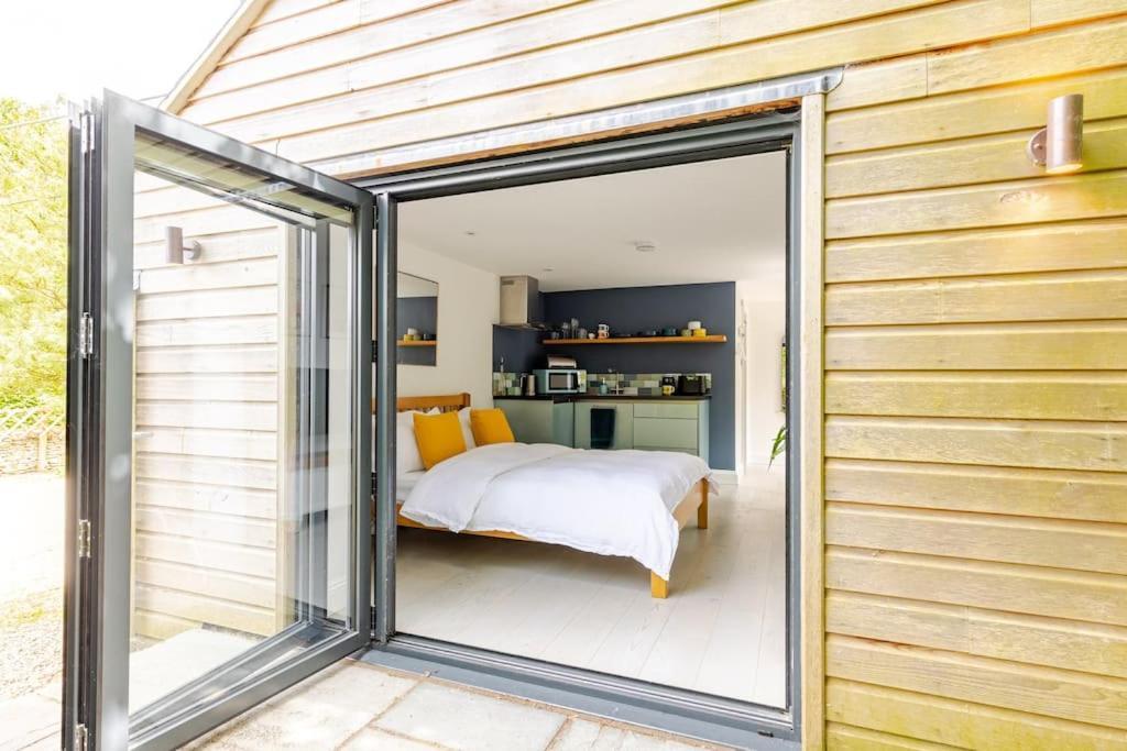 Cosy Cotswolds Retreat Near Bath & Castle Combe Daire Chippenham  Dış mekan fotoğraf